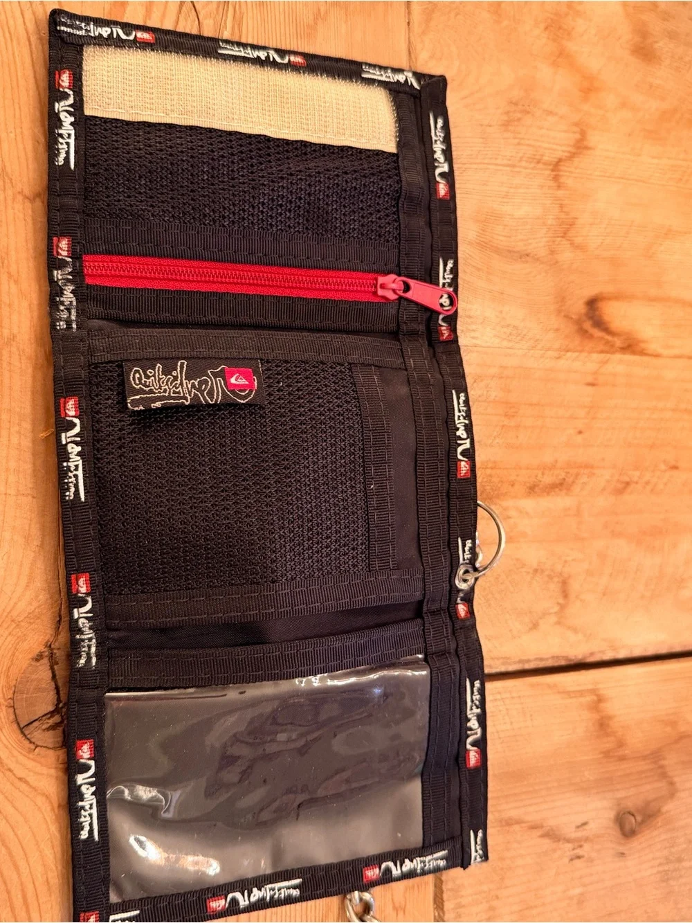 Quiksilver black red nylon chain trifold wallet perfect Y2K-style surf skate
